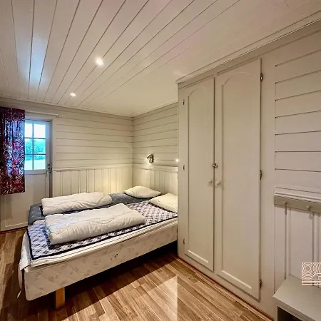 Spacious In With Sauna, Near Slopes Feriehus