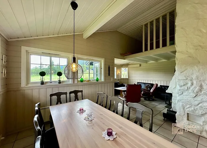 Spacious In With Sauna, Near Slopes Hébergement de vacances *